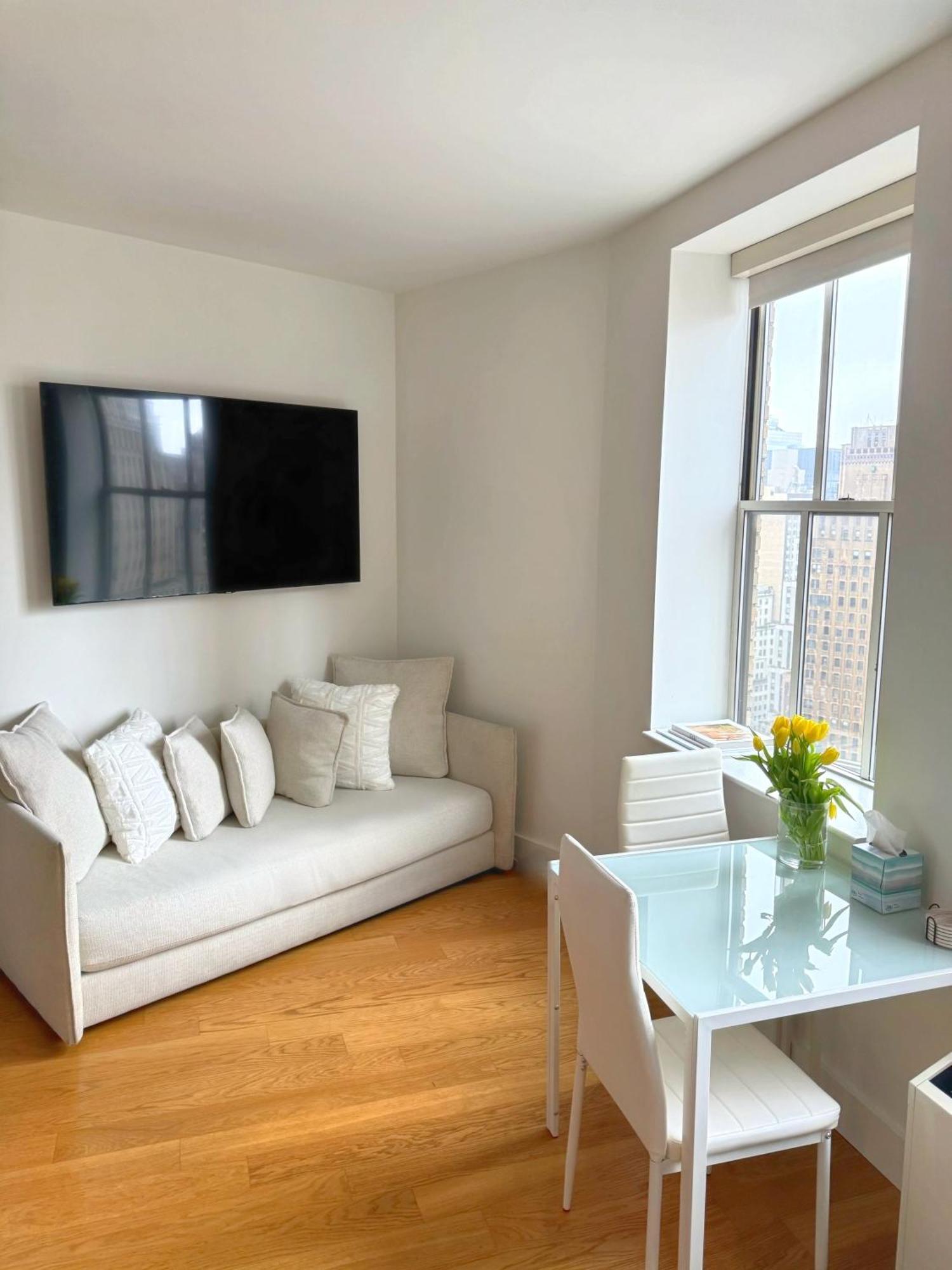 Luxury Wall St Apartment