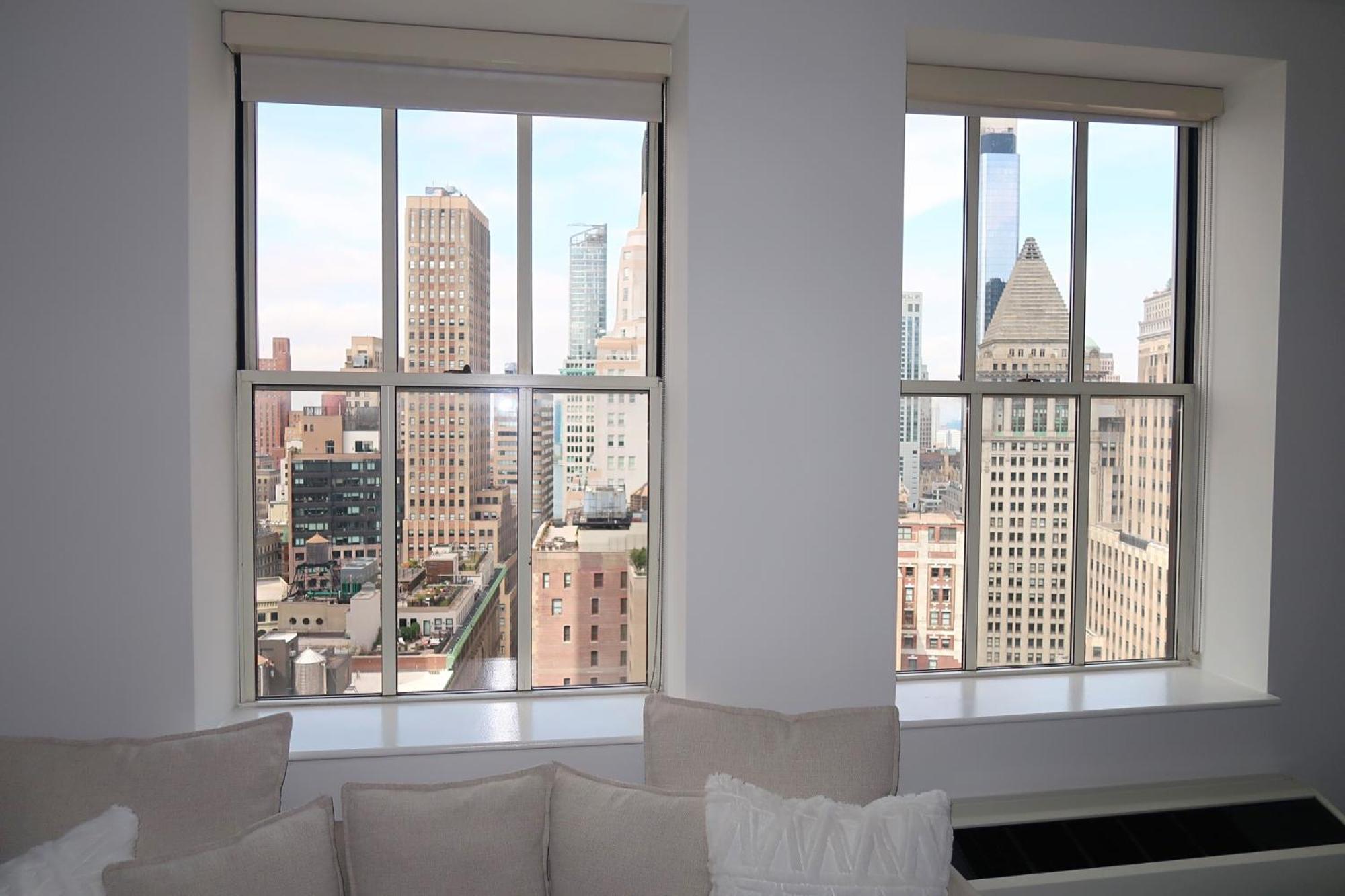 Luxury Wall St *